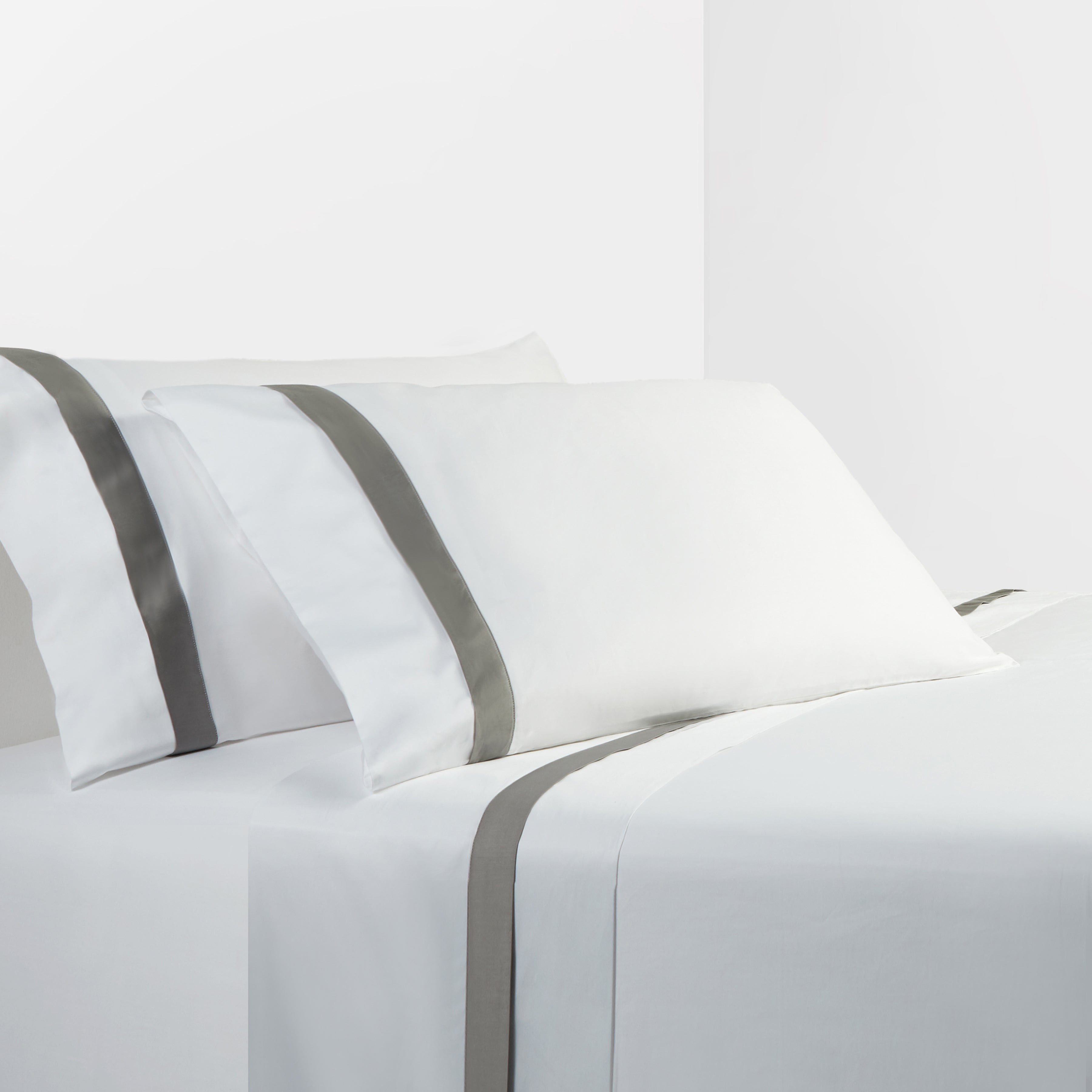 White  with Grey Flange Sheet set