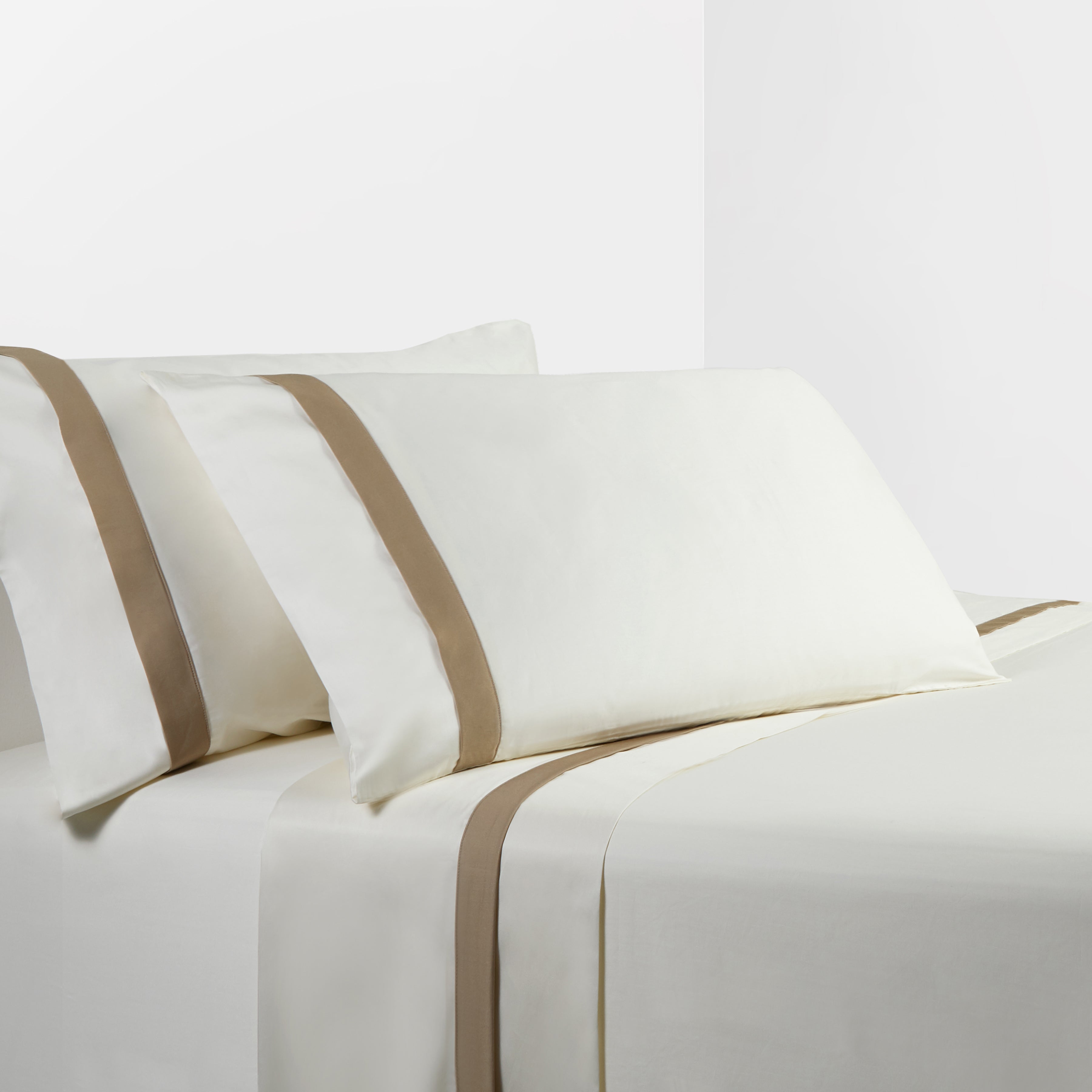 Cream with Tan Flange Sheet set